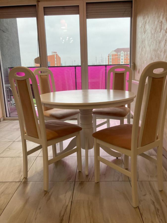 Bhoeme Apartament Oradea Εξωτερικό φωτογραφία